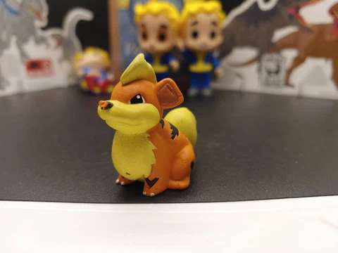 Vintage POKEMON GROWLITHE Creature 1.75" Mini Plastic Figure CGTSJ Cover
