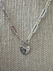 Collar Talisa Corazón Candado Esterlina 18 pulgadas. - Imagen 1 de 6