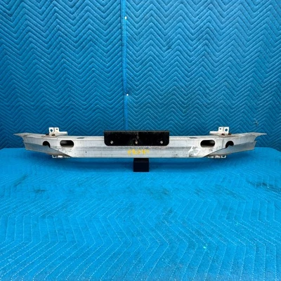 Barra de refuerzo de parachoques delantero Hyundai Equus 2011-2016 OEM Foto 1 de 4