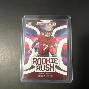 2024 Panini Rookies & Stars - Rookie Rush Bucky Irving #RR-BIG (RC) BUCCANEERS - Foto 1 di 2