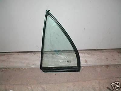 1998-2002 TOYOTA COROLLA JANELA DE VENTILAÇÃO DE VIDRO DE CANTO TRASEIRO SERVE NO LADO DO MOTORISTA - Imagem 1 de 1