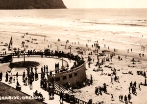 1920s Seaside Beach Swimmers Car Flag Turnaround RPPC Real Photo Oregon Postcard - Picture 1 of 3