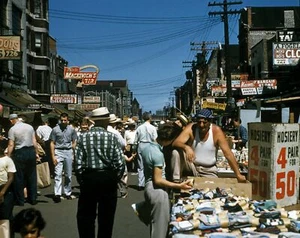 1957 CHICAGO Maxwell Street Sidewalk Vendors Photo (212-g) - Picture 1 of 1