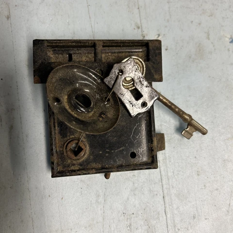 ANTIQUE HARDWARE STANDARD MORTISE DOOR LOCK WITH KEY Cover