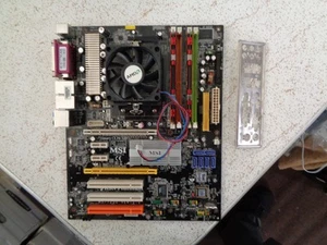 MSI K9N PLATINUM MS-7250 VER 1.1 Motherboard, CPU, more - for parts not working. - Picture 1 of 15