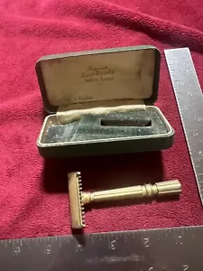 Navaja de seguridad micromática gema dorado vintage con estuche siempre listo. - Imagen 1 de 10