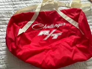 Borsone da corsa vintage Challenger RT, Dodge raro, venuto con auto vecchio rosso - Foto 1 di 10