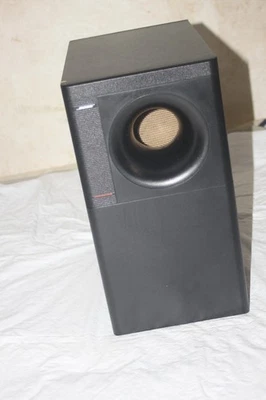 Bose Acoustimass 3 Serie IV 100W (solo subwoofer) negro Foto 1 de 4