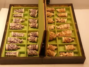 Vintage Japanische Figuren Schachspiel mit Tragetasche - Bild 1 von 11