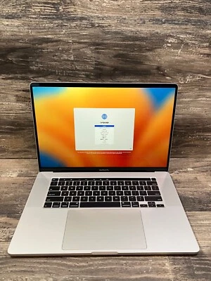 MacBook Pro 2019 16" 2,6 GHz i7 32 GB RAM 512 GB SSD 5300 M | Plateado Grado A Foto 1 de 4