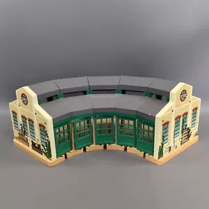 Vintage Thomas & Friends Wooden Railway Tidmouth Big Shed 2001 Learning Curve - Picture 1 of 17