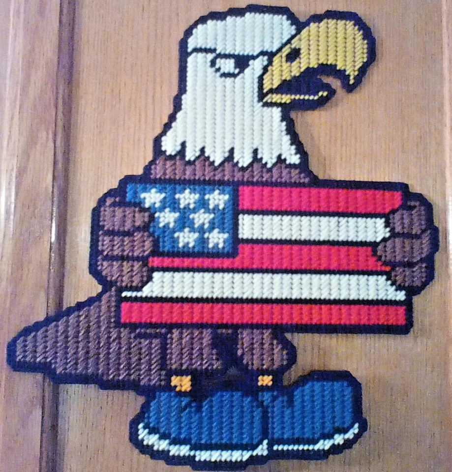 Plastic Canvas *FINISHED* Item-----Eagle with flag - Image 1 of 1