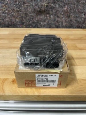 CHEAPEST Genuine Kawasaki ZX6R 2013-17 Voltage Regulator Rectifier 21066-0730 #D - Image 1 of 2