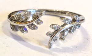 SHipton & Co sterling silver and white topaz one size cross over ring - Picture 1 of 5