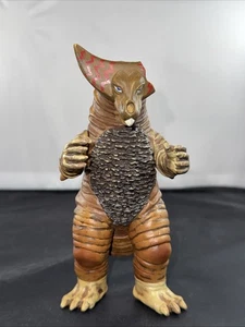 2001 BANPRESTO 6” GOMORA BATTLE DAMAGE kaiju Ultra Monster Series Ultraman Max - Picture 1 of 8