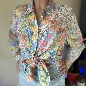 Camicetta vintage KORET cotone manica lunga bottoni floreale fata colorata - Foto 1 di 7