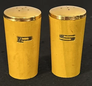 Vintage Japan Yellow Gold Wooden Mid Century Modern Salt And Pepper Shakers - Picture 1 of 9