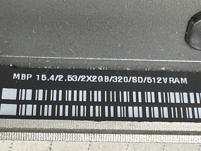 Apple MacBook Pro 15.4"- 2.53 Ghz, 4GB) - Immagine 1 di 4