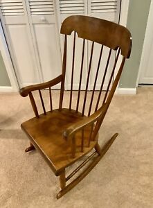 Vintage Nichols & Stone Maple Colonial Style Maple Windsor Rocking Chair