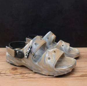 Sandalia Crocs Todo Terreno Mármol Chai/Multi Select-a-Talla - Imagen 1 de 16