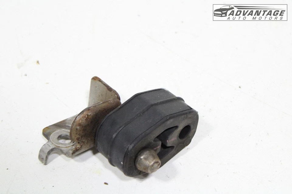 CHRYSLER 300 2008-2023 suspensión aislante tubo escape trasero derecho con soporte OEM Foto 1 de 4