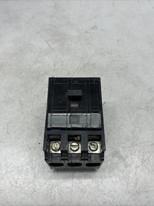 Square D Q03100 Circuit Breaker 240 VAC - Picture 1 of 6