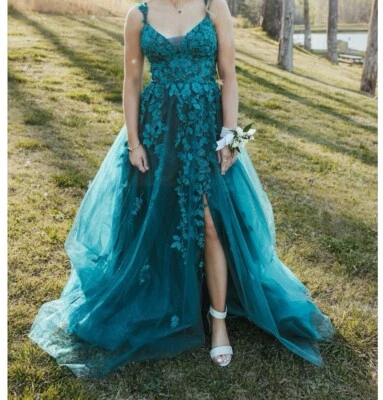 Hermoso vestido verde azulado  Foto 1 de 2