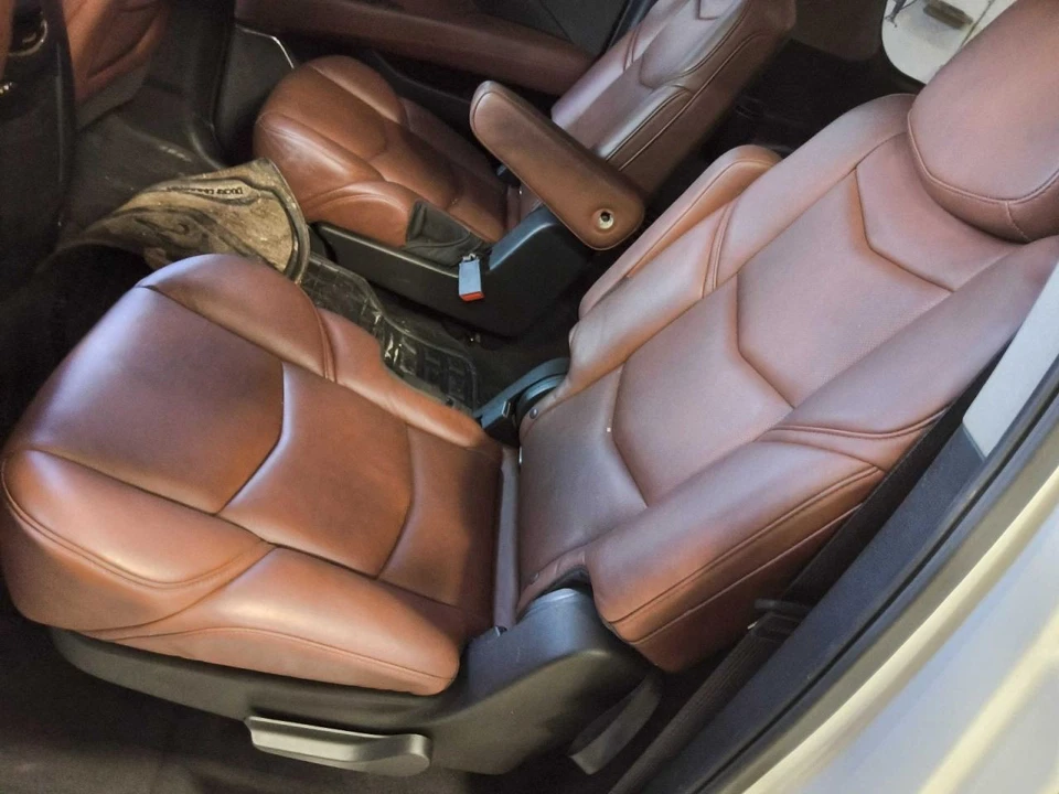 ESCALADE ESV 2016 Seat Rear 648346 - Image 1 of 1