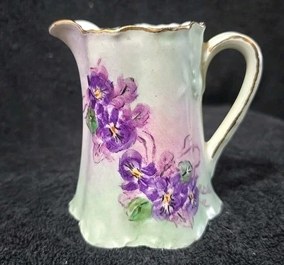 Jarra PR Racine Bavaria 4" flores púrpuras sobre verde Foto 1 de 4