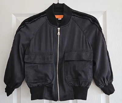 Chaqueta corta negra para mujer Cynthia Steffe con ribete de piel sintética talla mediana Foto 1 de 4