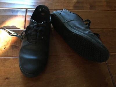 Zapatos SafeTstep para mujer 9 W resistentes al aceite y al deslizamiento de cuero sintético negro Foto 1 de 4