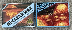 Nuclear War Malewicki 6001 y Proliferation 6004 Juegos de Cartas Flying Buffalo Completo - Imagen 1 de 18