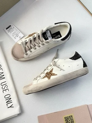 Zapatillas deportivas Golden Goose cómodas desgastadas GGDBs planas retro de cuero Foto 1 de 4