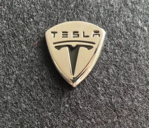 Tesla Logo lapel Hat Pin Badge - Black On Silver - Picture 1 of 4