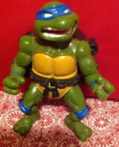 Figura de acción Playmates Toys TMNT City Sewer Leonardo 1991 - Imagen 1 de 2