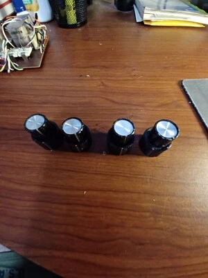 Teac A-3340 bobina a bobina botão inferior (um botão à venda) peça genuína - Imagem 1 de 4