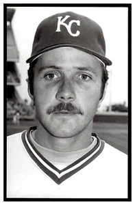 Larry Gura (1976) Kansas City Royals Vintage Baseball Postcard PCKR - Picture 1 of 2
