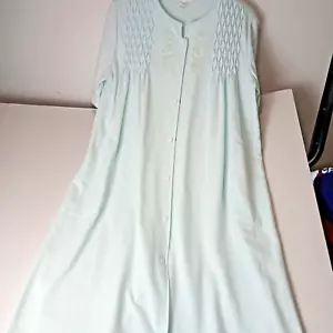 Miss Elaine Solid Green Robe Short Sleeves Size Med Snap up. - Picture 1 of 9