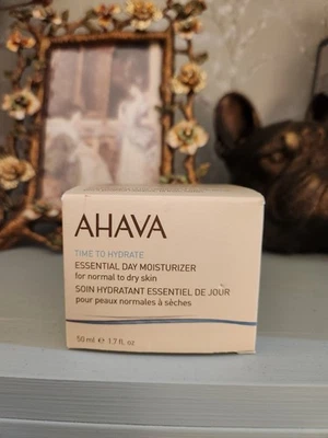 Crema hidratante de día Ahava Essential piel seca 50 ml nueva en caja Foto 1 de 4