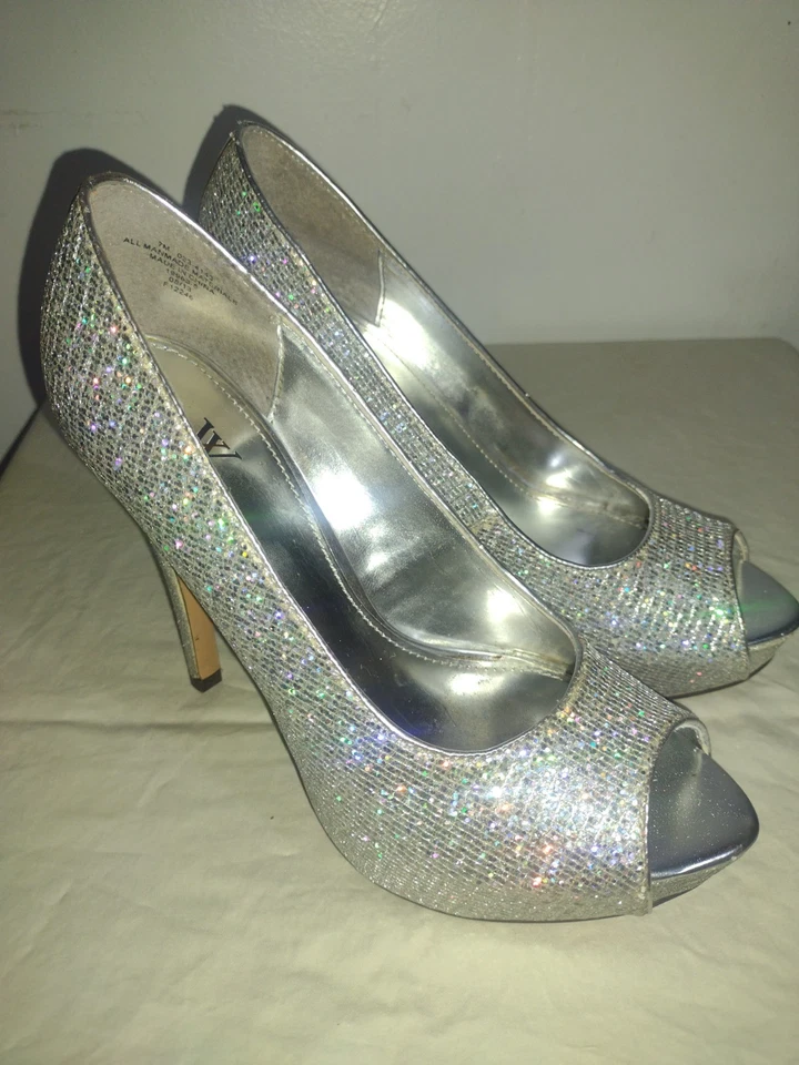 Worthington Silver Pump Ultra High Heels With Rainbow Chucks Size 7M  USA - Image 1 of 4