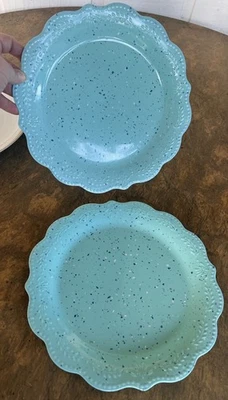 "2 platos de cena de melamina Pioneer Woman 10,5"" Juliette verde azulado moteado festoneado" Foto 1 de 4
