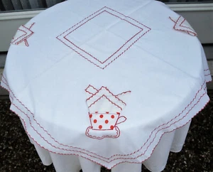 Vintage Embroidered Table Topper w/ Pockets & Napkins Party Decor 32” Sq. NWOT - Picture 1 of 9