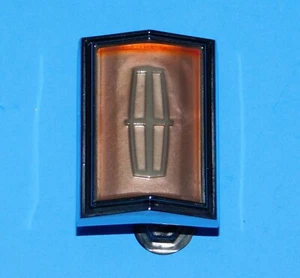 1982-87 LINCOLN CONTINENTAL OEM FRONT GRILLE EMBLEM E25B-8C021-AA - Picture 1 of 8