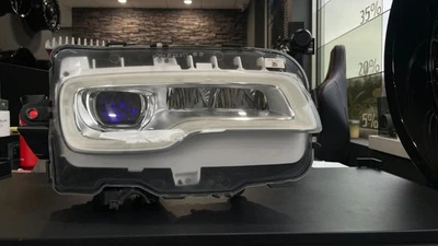 Faro Rolls Royce Ghost Foto 1 de 4