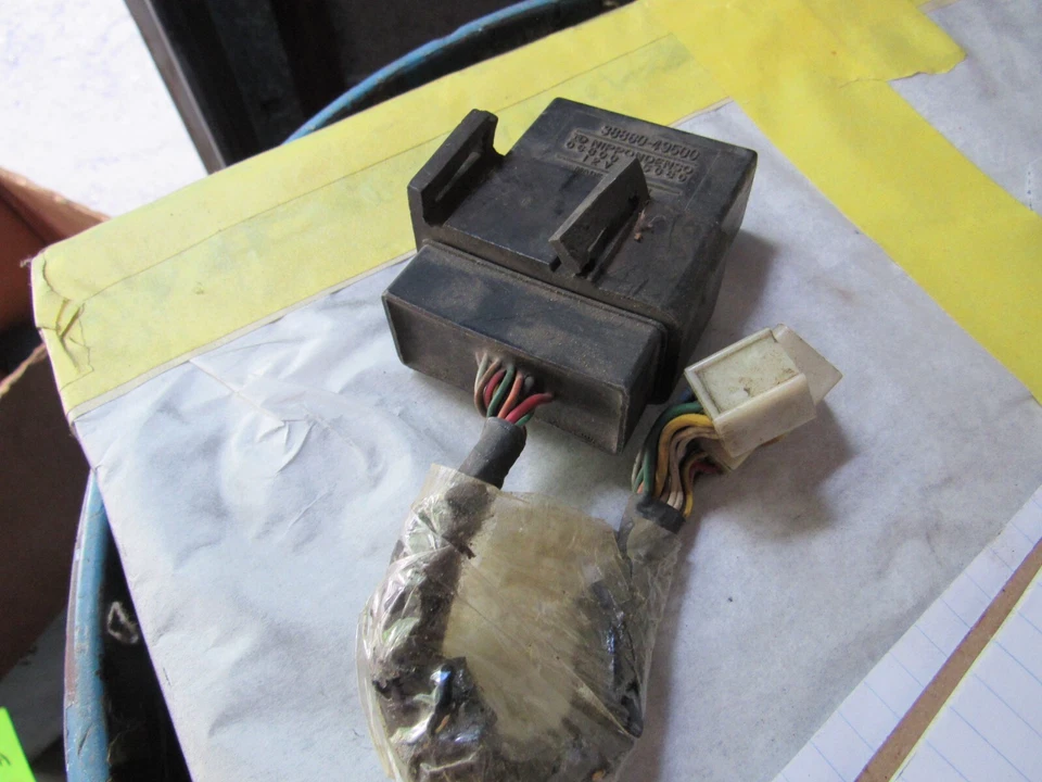 Suzuki GS1100 E 1982 unidad de relé Foto 1 de 1