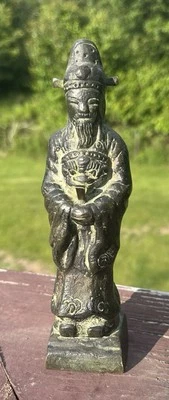 АНТИКВАРНАЯ КИТАЙСКАЯ ЦЕЛЬНАЯ БРОНЗОВАЯ СТОЯЩАЯ МУЖСКАЯ БЕССМЕРТНАЯ ФИГУРКА АДАИСТА СТАТУЯ 7 ДЮЙМОВ 2 ФУНТА - Изображение 1 из 4