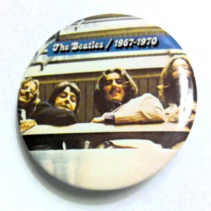 Vintage THE BEATLES 1967-1970 Pinback Button Badge 1.5" - Picture 1 of 2