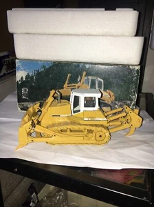 Conrad 2806 Liebherr PR752 Bulldozer- 1:50 scale diecast model mint boxed - Picture 1 of 7