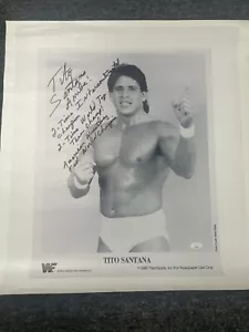 Tito Santana Firmato 16x20 Tela Jsa Auto WWF Iscrizioni Wrestling - Foto 1 di 3