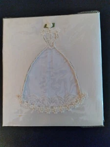 "WEDDING DRESS" EMBELLISHED SLIP-IN PHOTO ALBUM, HOLDS 200 4"X6" PHOTOS - Picture 1 of 3